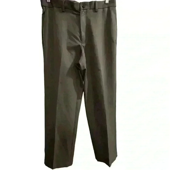 Haggar Men's Cool 18 Pro Classic Fit Green Dress Pants Sz 34x29 Flat Front Golf - Picture 1 of 12